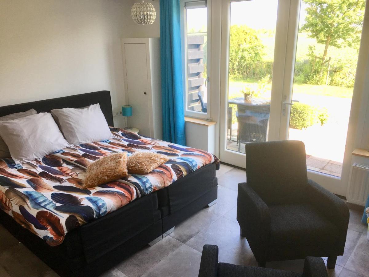 Ferienwohnung Hofwestdijk Vrouwenpolder Exterior foto